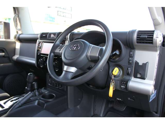 トヨタ ＦＪ　クルーザー ４．０ オフロードパッケージ ４ＷＤ H27年 (東海) 99