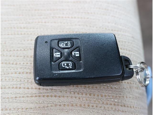 トヨタ アルファード　ハイブリッド ２．４ Ｘ ４ＷＤ H25年 (東海) 99