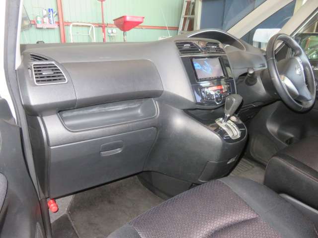 日産 セレナ ２．０ ハイウェイスター Ｖセレクション H24年 (東海) 99