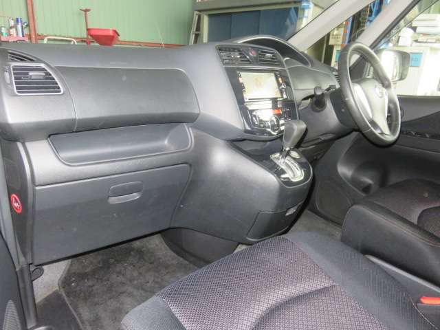 日産 セレナ ２．０ ハイウェイスター Ｓ－ＨＹＢＲＩＤ H25年 (東海) 99