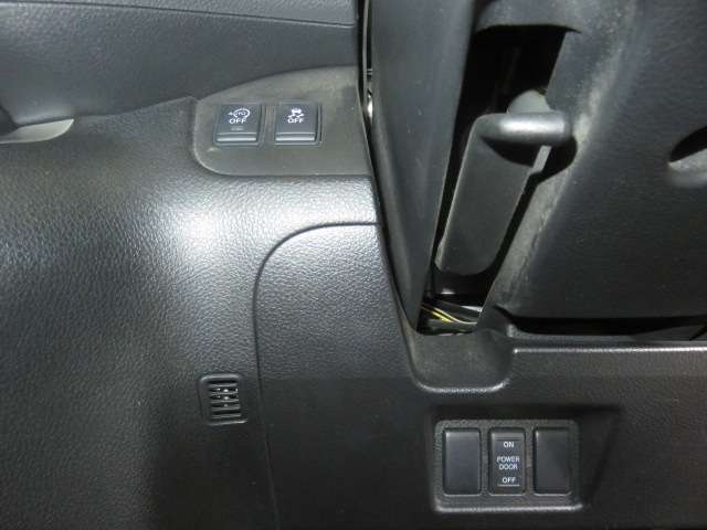 日産 セレナ ２．０ ２０Ｘ Ｓ－ＨＹＢＲＩＤ H25年 (東海) 99