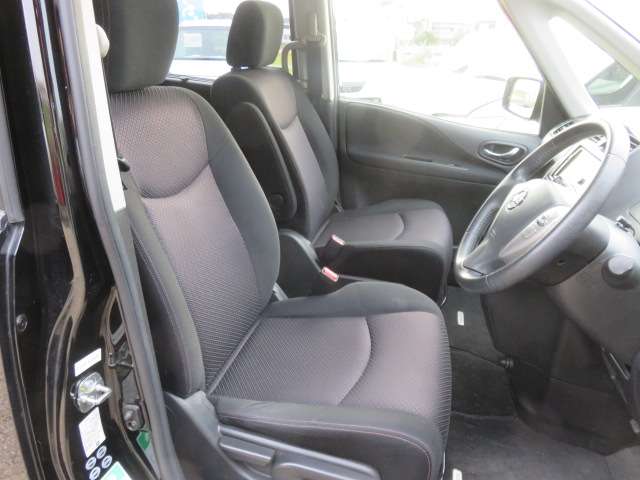 日産 セレナ ２．０ ハイウェイスター Ｓ－ＨＹＢＲＩＤ H24年 (東海) 99