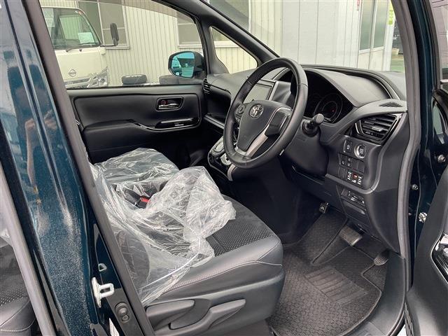 トヨタ ヴォクシー ２．０ ＺＳ 煌ＩＩＩ R3年 (東海) 99