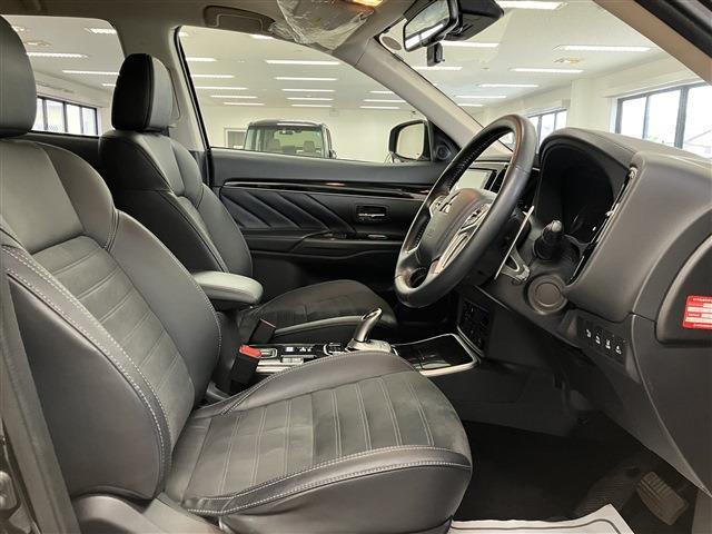 三菱 アウトランダーＰＨＥＶ ２．４ Ｇ リミテッド エディション ４ＷＤ R1年 (東海) 99