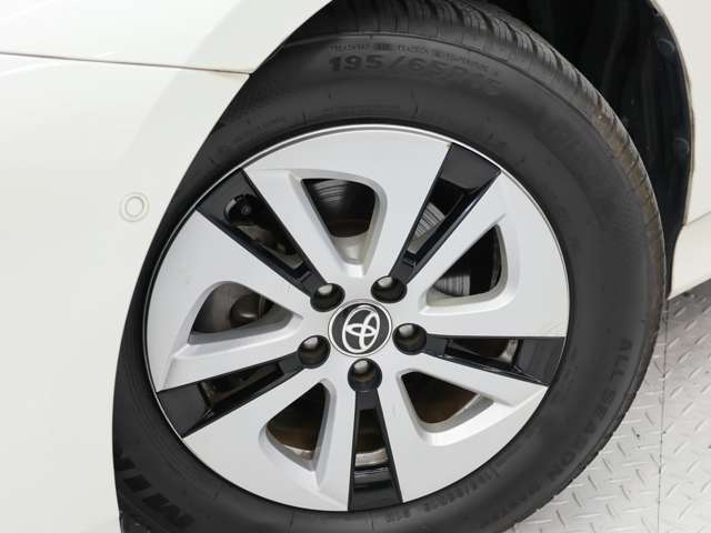 トヨタ プリウス １．８ Ａ H28年 (東海) 99