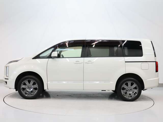 三菱 デリカ　Ｄ：５ ２．２ Ｇ パワーパッケージ ディーゼルターボ ４ＷＤ R1年 (東海) 99