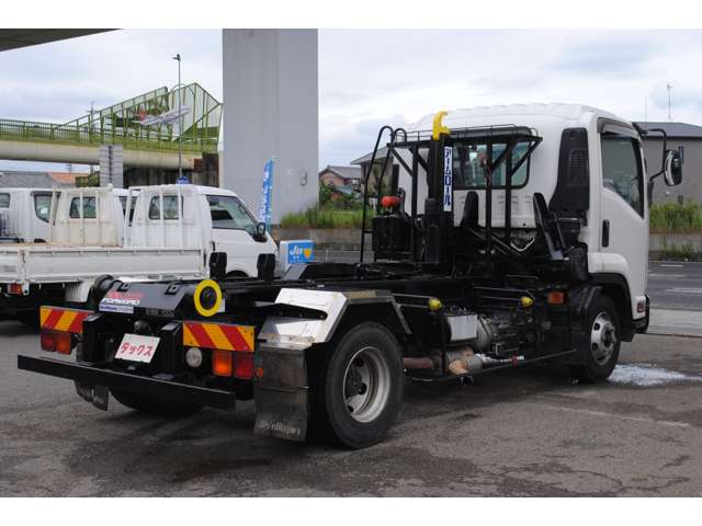 いすゞ フォワード ５．２ＤＴ アームロール 脱着式コンテナ専用 H22年 (東海) 99