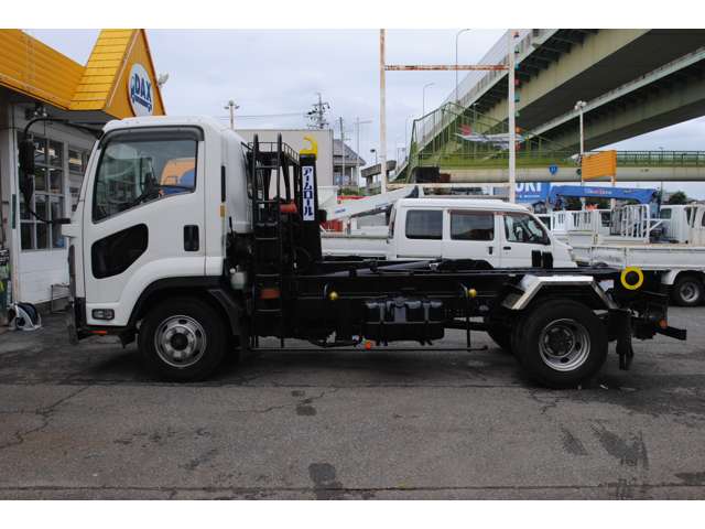 いすゞ フォワード ５．２ＤＴ アームロール 脱着式コンテナ専用 H22年 (東海) 99