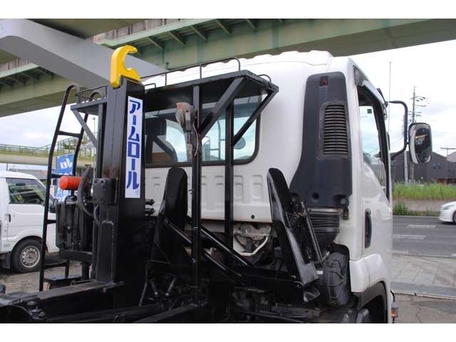 いすゞ フォワード ５．２ＤＴ アームロール 脱着式コンテナ専用 H22年 (東海) 99