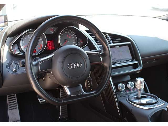 アウディ Ｒ８ ４．２ ＦＳＩ クワトロ ４ＷＤ H20年 (東海) 99