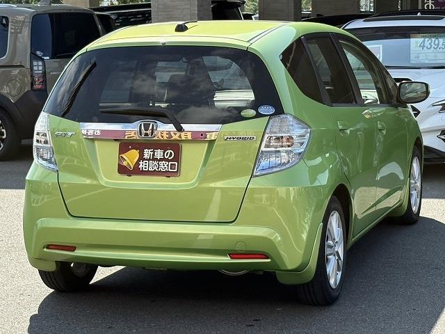 ホンダ フィット　ハイブリッド １．３ ナビプレミアムセレクション H23年 (近畿) 99