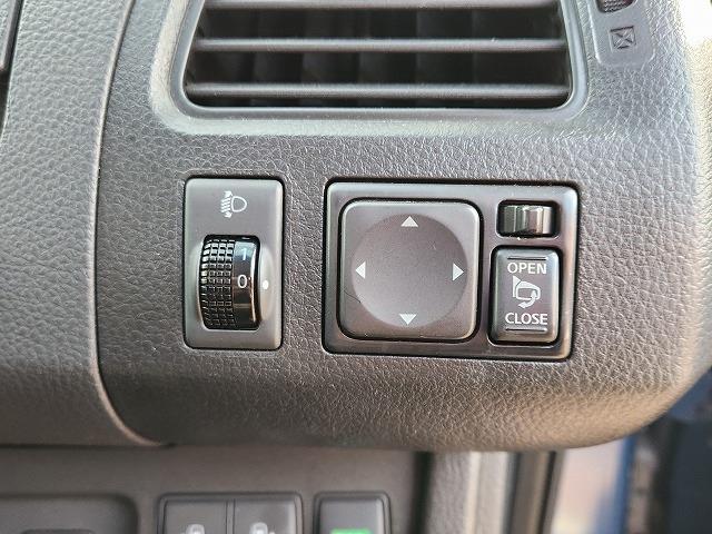 日産 セレナ ２．０ ２０Ｘ Ｖセレクション＋ＳＡＦＥＴＹ Ｓ－ＨＹＢＲＩＤ H27年 (近畿) 99