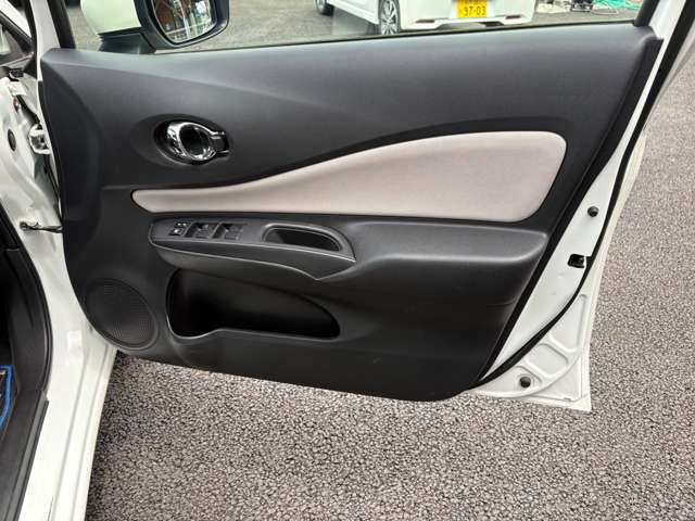 日産 ノート １．２ Ｅ－ＰＯＷＥＲ Ｘ H30年 (関東) 99