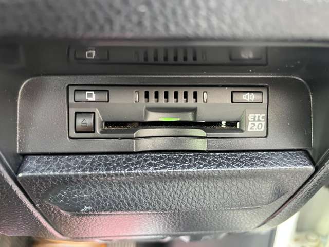 トヨタ ヴォクシー ２．０ ＺＳ 煌ＩＩ R2年 (関東) 99
