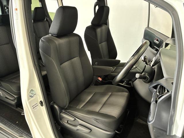 トヨタ ヴォクシー ２．０ ＺＳ 煌ＩＩ R1年 (中国) 99