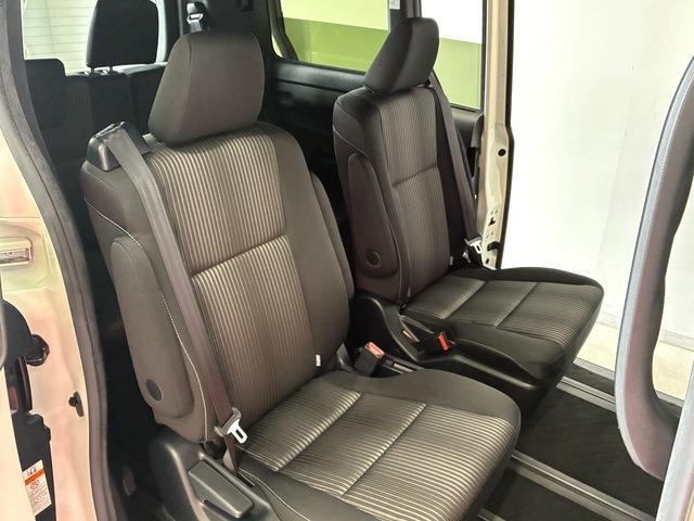 トヨタ ヴォクシー ２．０ ＺＳ 煌ＩＩ R1年 (中国) 99