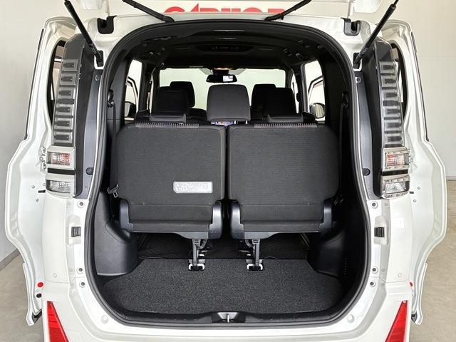 トヨタ ヴォクシー ２．０ ＺＳ 煌ＩＩ R1年 (中国) 99