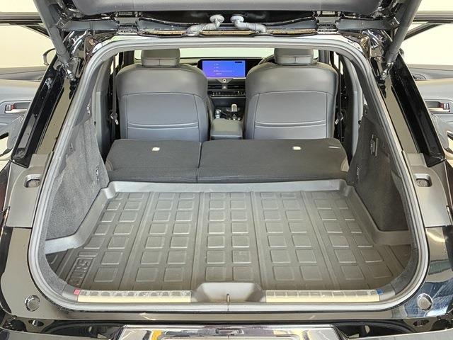 トヨタ クラウン　スポーツ　ハイブリッド ２．５ Ｚ Ｅ－ＦＯＵＲ ４ＷＤ R6年 (中国) 99