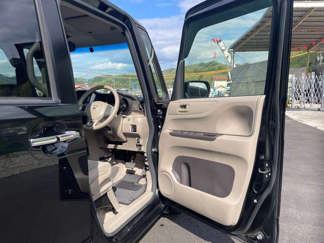 ホンダ Ｎ　ＢＯＸ ６６０ Ｇ Ｌパッケージ H27年 (中国) 99