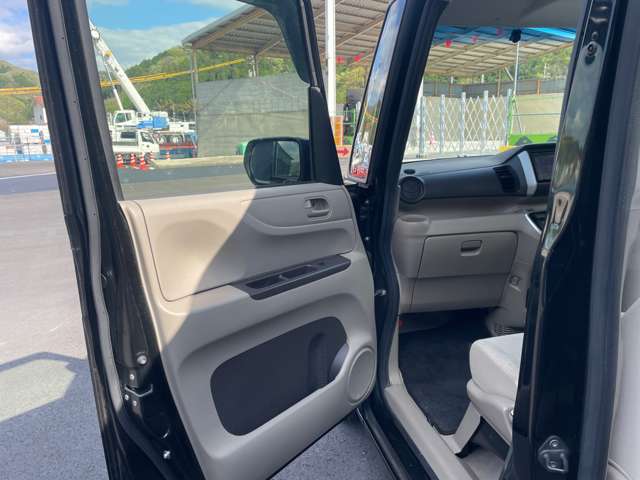 ホンダ Ｎ　ＢＯＸ ６６０ Ｇ Ｌパッケージ H27年 (中国) 99