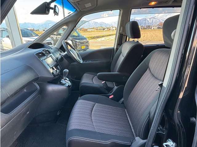 日産 セレナ ２．０ ハイウェイスター Ｓ－ＨＹＢＲＩＤ H26年 () 99