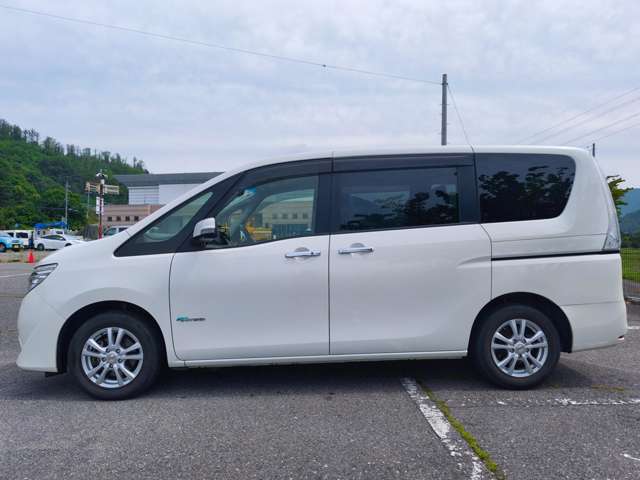 日産 セレナ ２．０ ２０Ｘ Ｓ－ＨＹＢＲＩＤ H26年 () 99