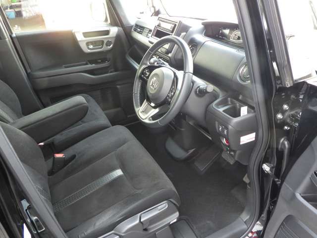 ホンダ Ｎ　ＢＯＸ カスタム ６６０ Ｌ スタイルプラス ブラック R5年 (九州・沖縄) 99