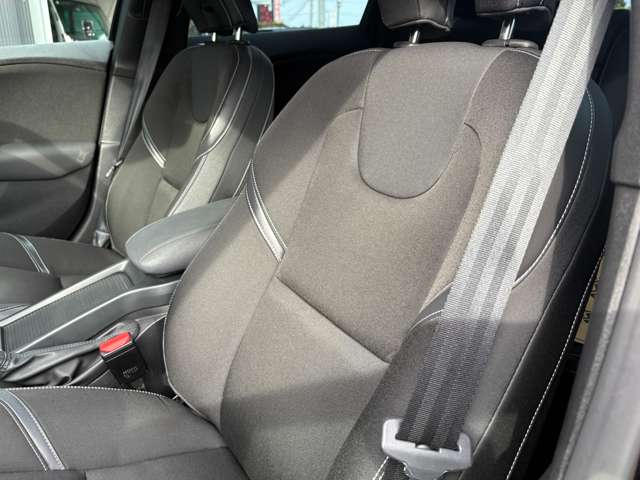 ボルボ Ｖ４０ Ｄ４ モメンタム ディーゼルターボ H30年 (関東) 99