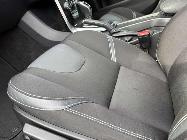 ボルボ Ｖ４０ Ｄ４ モメンタム ディーゼルターボ H30年 (関東) 99