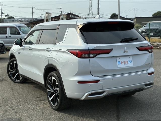 三菱 アウトランダーＰＨＥＶ ＰＨＥＶ ２．４ Ｇ ４ＷＤ R4年 (関東) 99