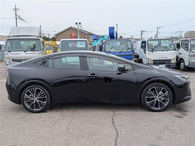 トヨタ プリウス ２．０ Ｚ Ｅ－ＦＯＵＲ ４ＷＤ R5年 (関東) 99