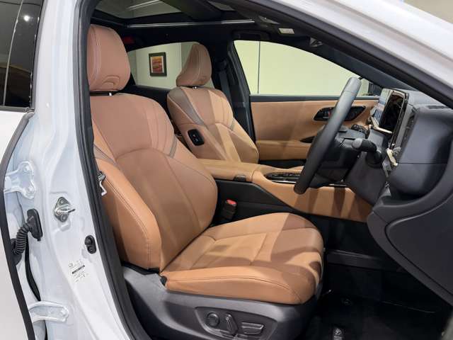 トヨタ クラウン　スポーツ　ハイブリッド ２．５ Ｚ Ｅ－ＦＯＵＲ ４ＷＤ R6年 (関東) 99