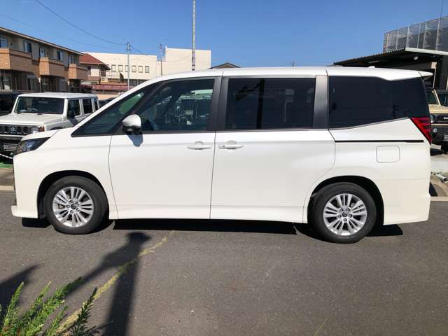 トヨタ ノア ２．０ Ｓ－Ｇ R4年 (関東) 99
