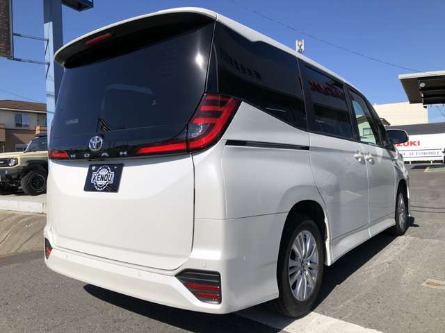 トヨタ ノア ２．０ Ｓ－Ｇ R4年 (関東) 99