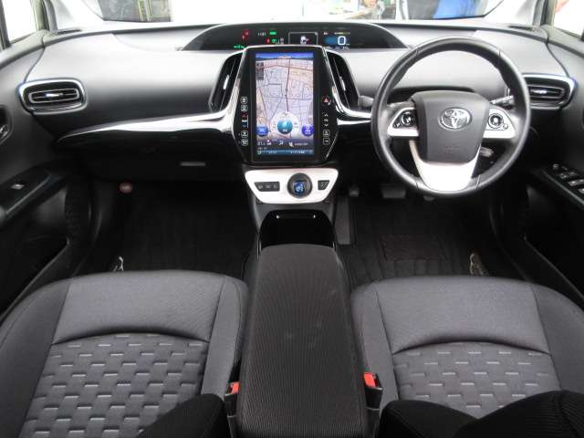 トヨタ プリウスＰＨＶ １．８ Ａ H29年 (関東) 99
