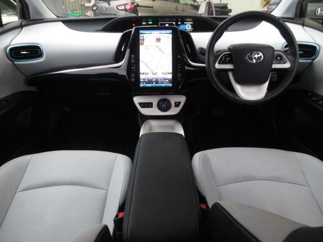 トヨタ プリウスＰＨＶ １．８ Ａ プレミアム H29年 (関東) 99