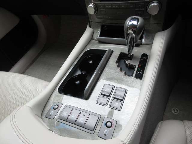 レクサス ＬＳハイブリッド ６００Ｈ バージョンＳ Ｉパッケージ ４ＷＤ H23年 (関東) 99