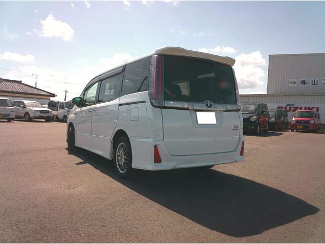 トヨタ ノア １．８ ハイブリッド ＳＩ ＷＸＢＩＩ R2年 (関東) 99