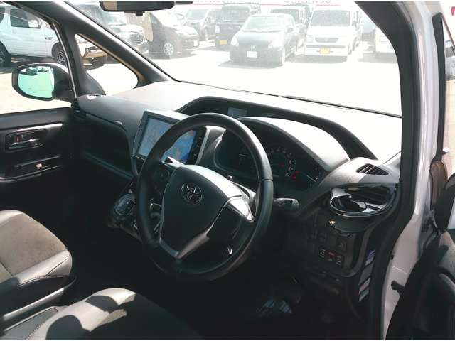 トヨタ ノア １．８ ハイブリッド ＳＩ ＷＸＢＩＩ R2年 (関東) 99
