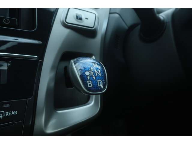 トヨタ プリウスΑ １．８ Ｓ H28年 (関東) 99