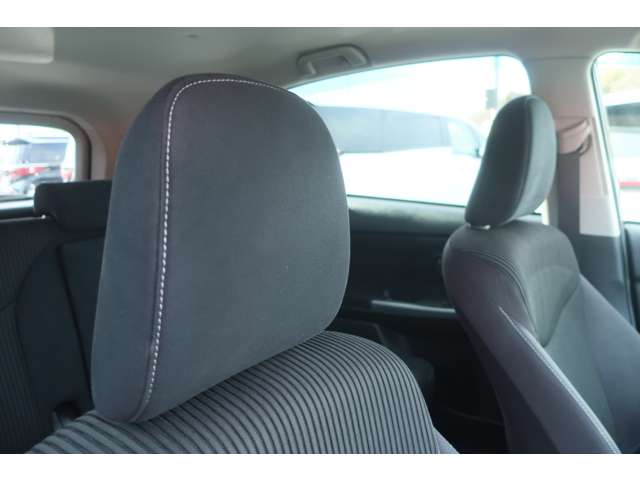 トヨタ プリウスΑ １．８ Ｓ H28年 (関東) 99
