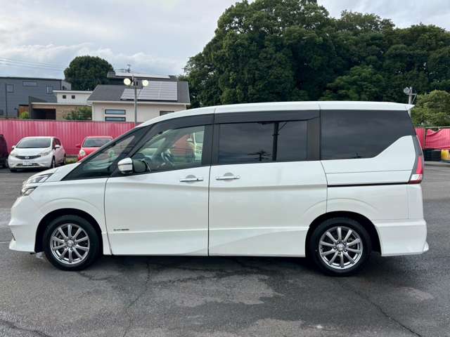 日産 セレナ ２．０ ハイウェイスター ＶセレクションＩＩ R1年 (九州・沖縄) 99