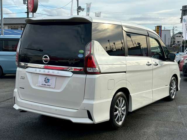 日産 セレナ ２．０ ハイウェイスター ＶセレクションＩＩ R1年 (九州・沖縄) 99