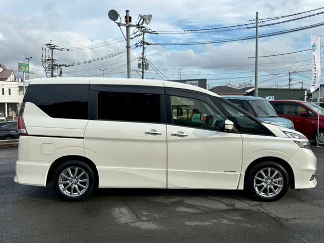 日産 セレナ ２．０ ハイウェイスター ＶセレクションＩＩ R1年 (九州・沖縄) 99