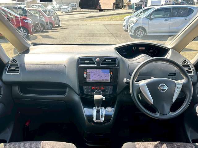 日産 セレナ ２．０ ハイウェイスター Ｖセレクション＋ＳＡＦＥＴＹ Ｓ－ＨＹＢＲＩＤ H27年 (九州・沖縄) 99