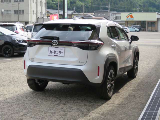 トヨタ ヤリスクロス　ハイブリッド １．５ ハイブリッド Ｚ Ｅ－ＦＯＵＲ ４ＷＤ R7年 (甲信越・北陸) 99