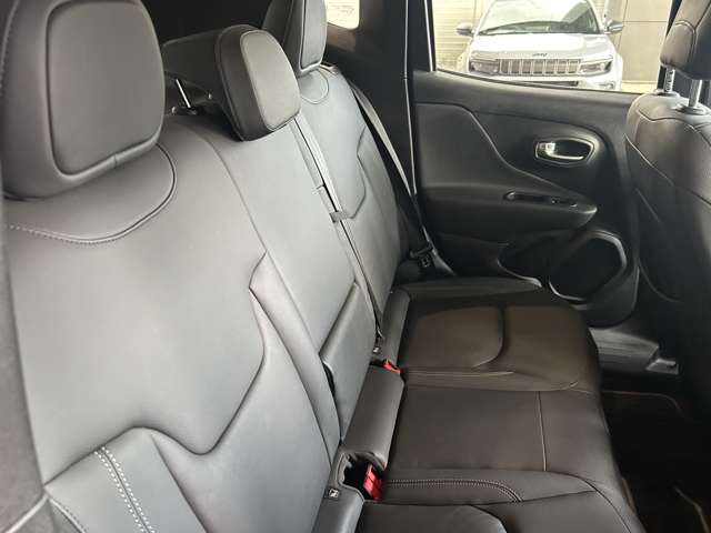 ジープ レネゲード リミテッド R4年 (東北) 99