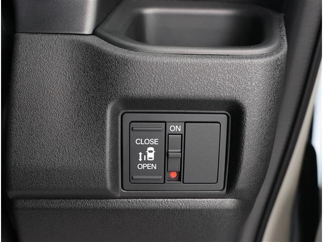 ホンダ Ｎ　ＢＯＸ カスタム ６６０ ４ＷＤ R8年 (東海) 99