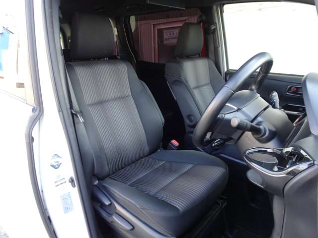 トヨタ ヴォクシー ２．０ ＺＳ H29年 (東海) 99