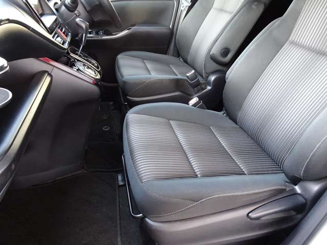トヨタ ヴォクシー ２．０ ＺＳ H29年 (東海) 99